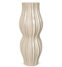 Keramieken vaas Olea met verticaal reliëf, 44 cm